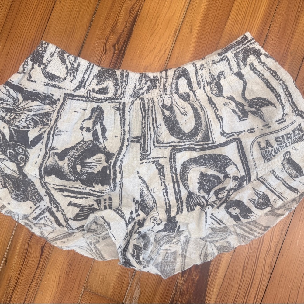 Urban Outfitters White & Black Mermaid Print Lounge Shorts